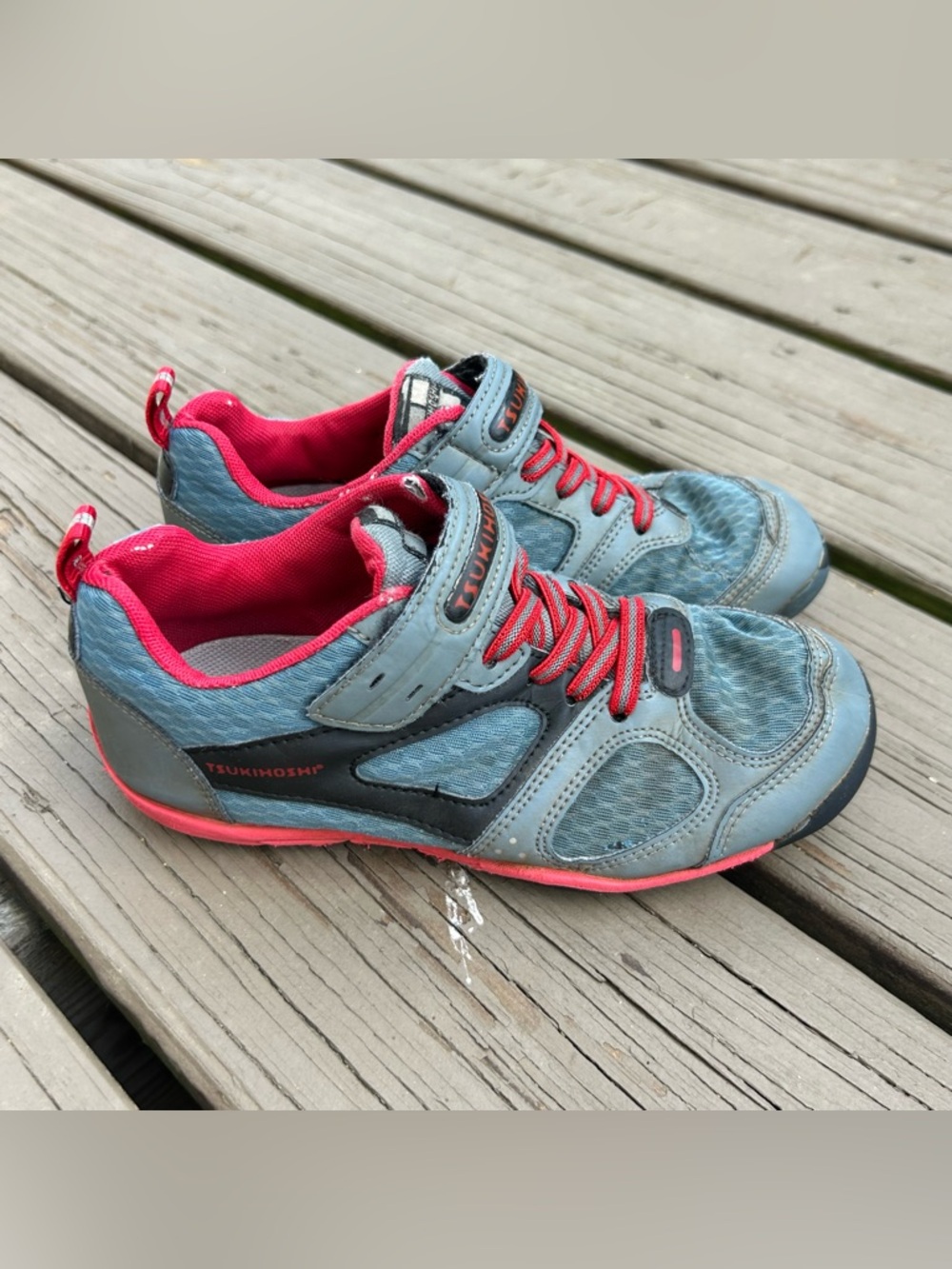 Tsukihoshi Youth Mako Sneaker Graphic/ Sea Grey, Blue, Red | Kids Size 13.5 EU32